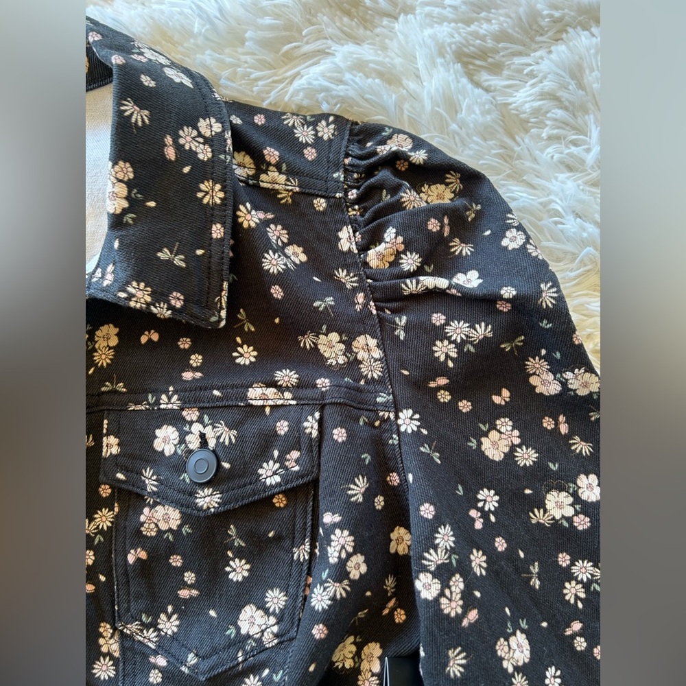 Celebrity Pink | Black Denim Puff Sleeve Jean Jacket with Floral Print - Picture 5 of 11